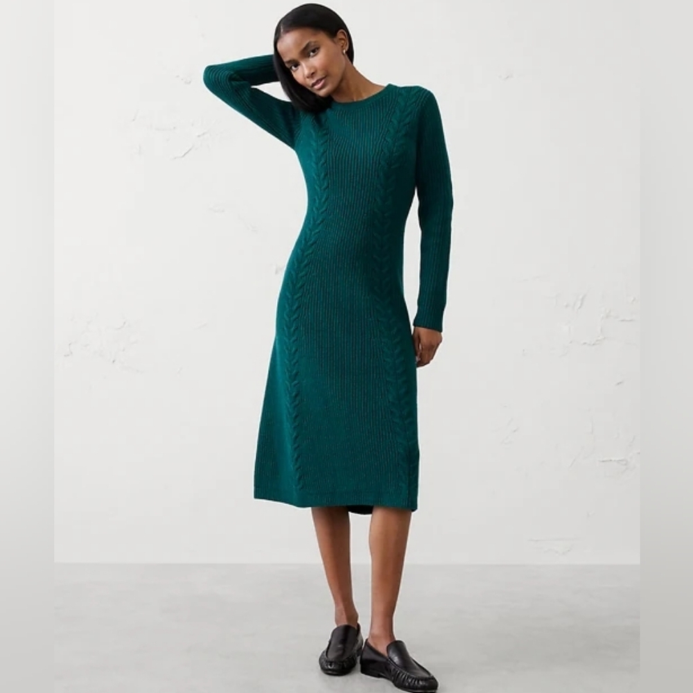 NWT - Banana Republic Cotton Blend Crew Neck Cable Midi Sweater Dress - Size M
